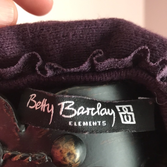 Purple button up Ladies sweater no tag but I would say medium/large - Picture 5 of 6
